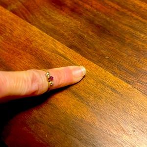 10 kt gold pinky ring or child ring